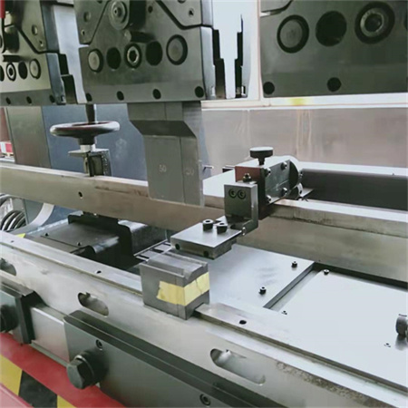 ele juhitav automatiseeritud tehasemüük terasplaadi painutusmasin cnc presspiduri tagakülg