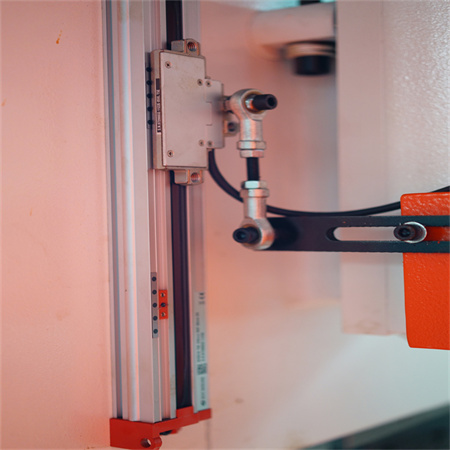 ACCURL CNC hüdrauliline presspidur 6+1 teljega terasplaadi painutusmasina painutusmasina jaoks.