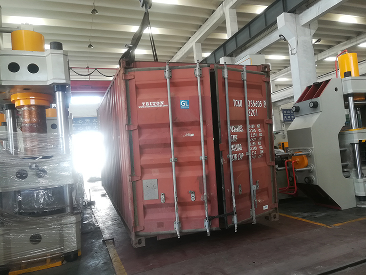 315-tonnine 4 kolonniga hüdrauliline pressmasin kaevukaane jaoks