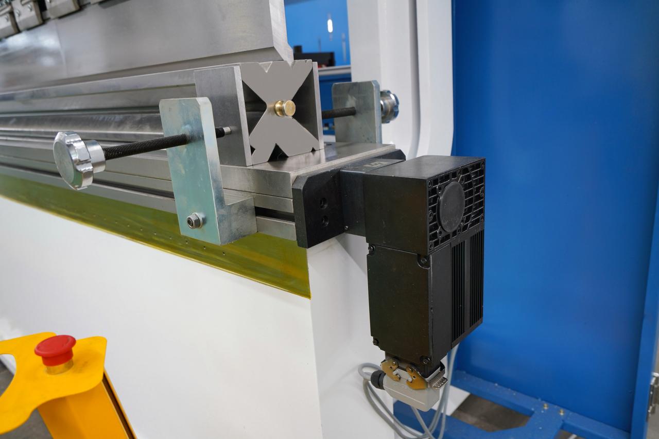 4 Axis Cnc Tandem Press Brake With Delem Da58t 2d Graphical Controller 4 Axis Cnc Tandem Press Brake Delem Da58t 2d graafilise kontrolleriga