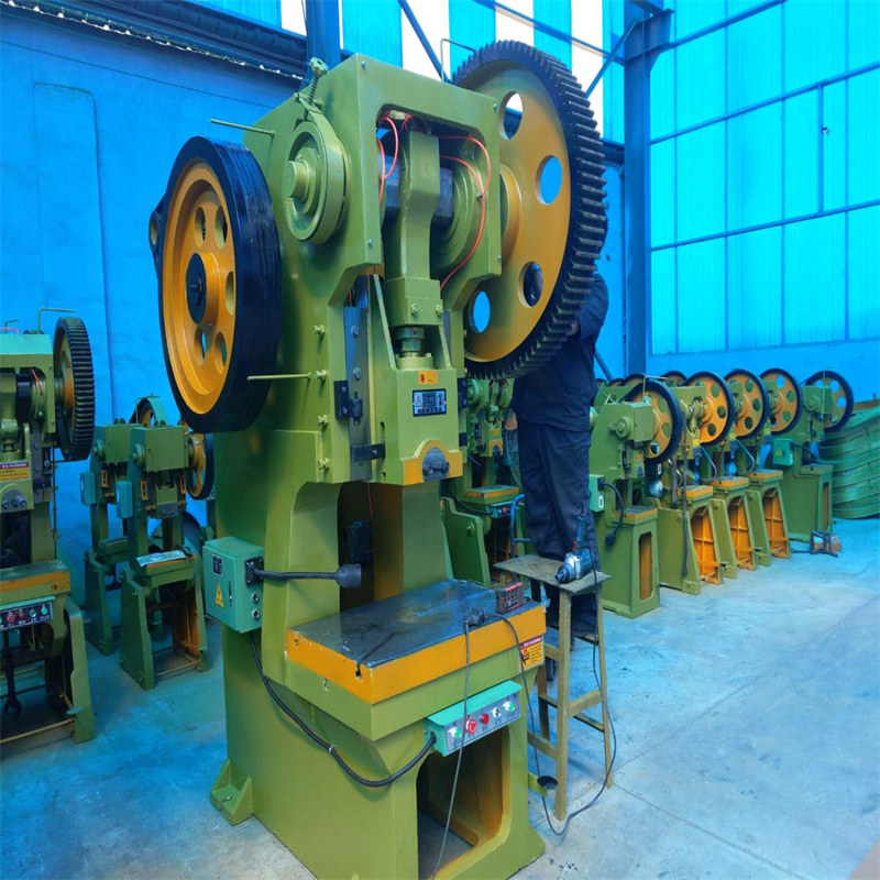 J23-seeria mehaaniline jõupress 250–10-tonnine stantsimismasin metallist aukude stantsimiseks