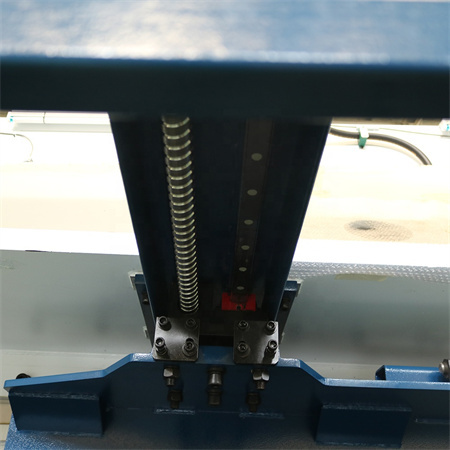 4 * 2500 mini-cnc-metallist lehe lõikamismasin / giljotiini lõikamismasin plaatide lõikamiseks
