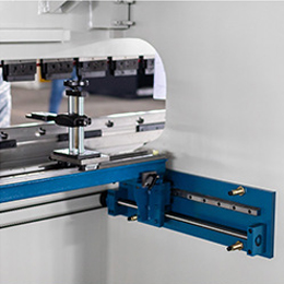 Metallplaadi pressimismasin / CNC hüdrauliline presspidurimasin
